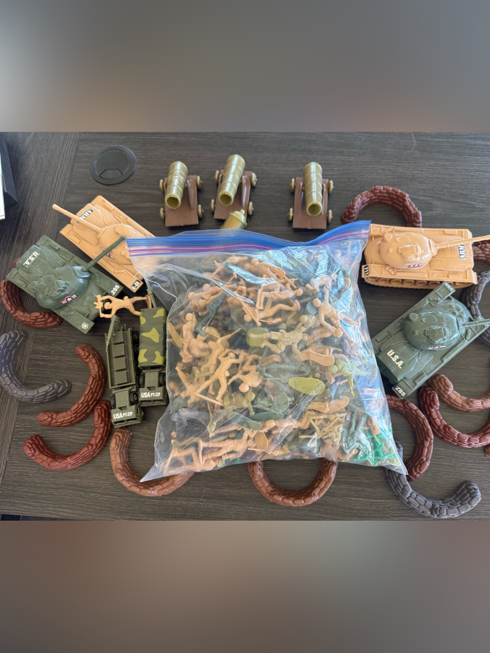 Lot of 220+ Plastic Army Men tanks sand bags cannons vintage and modern